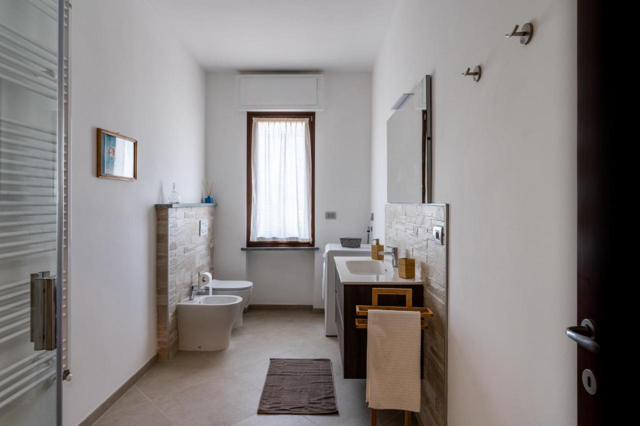 Agriturismo Tenuta La Meridiana 몬테그로소 다스티 외부 사진