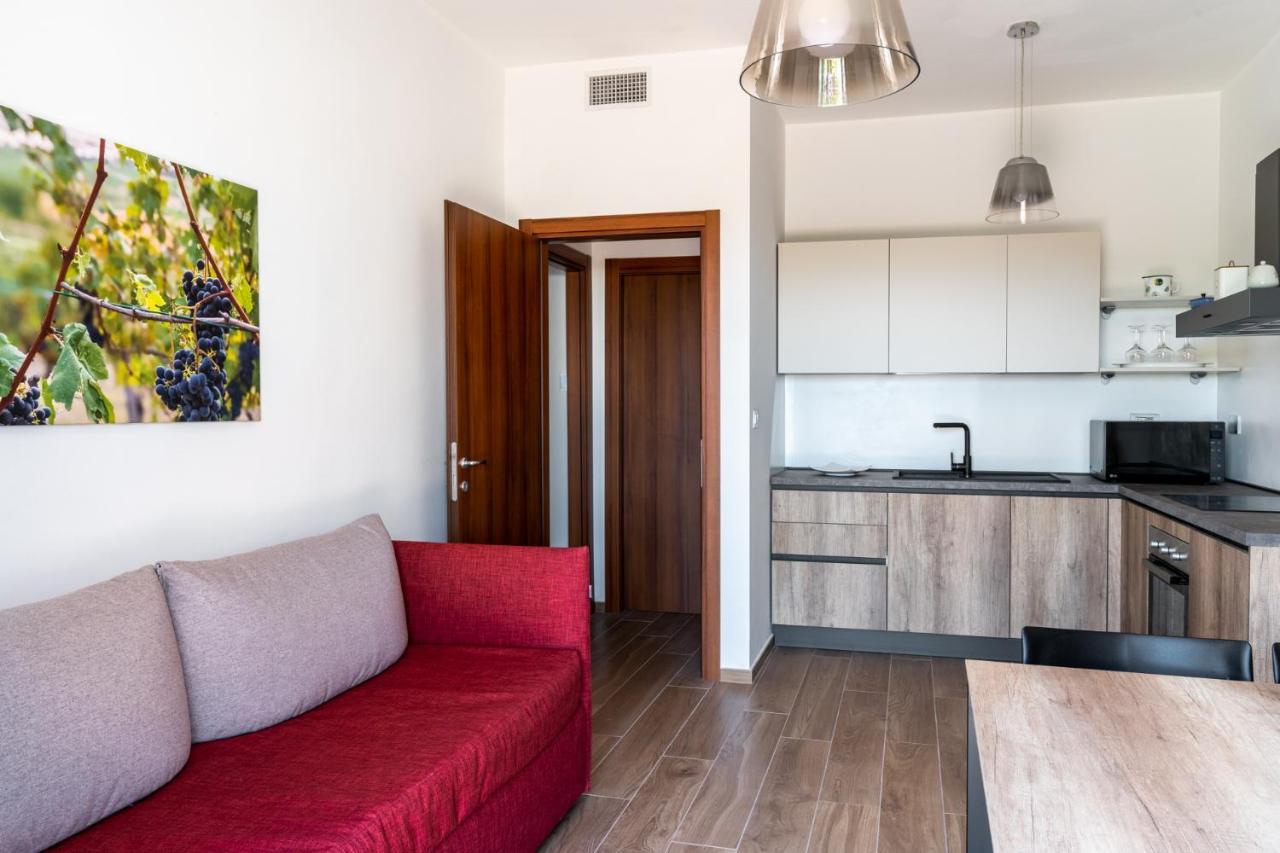 Agriturismo Tenuta La Meridiana 몬테그로소 다스티 외부 사진